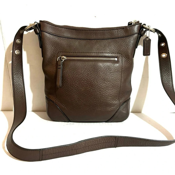 Coach vintage brown distressed leather crossbody handbag - Picture 2 of 10